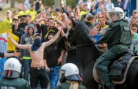 Матч Бундеслиги завершился массовым арестом фанатов
