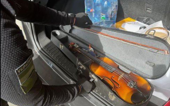 Прикордонники виявили скрипку Страдіварі