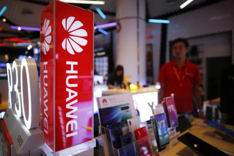 Huawei вышла на первое место в мире по продажам смартфонов