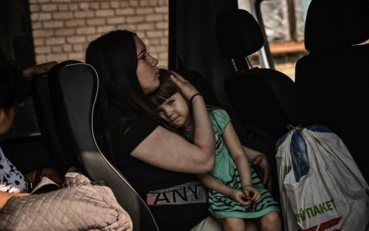 Влада Донеччини ухвалила рішення евакуювати родини із дітьми з окремих населених пунктів трьох громад