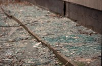 У Дніпрі унаслідок російських обстрілів понівечені адмінбудівля та авто, зросла кількість поранених, — ОВА