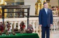 Янукович поздравил украинцев с Пасхой