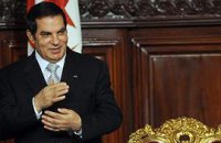 Тунис выдал международный ордер на арест свергнутого президента 