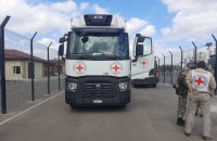 Пять грузовиков везут гумпомощь ООН на оккупированные территории Донбасса