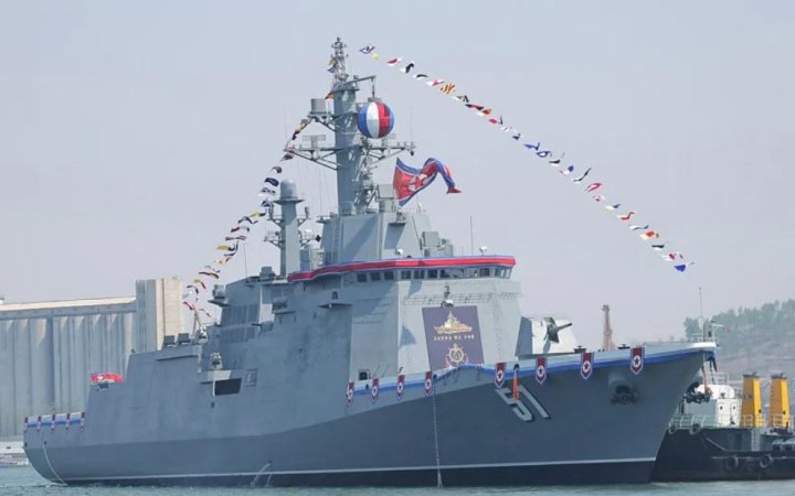 У КНДР побудували перший багатоцільовий ракетний есмінець нового покоління