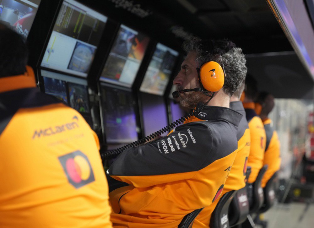 Команда «Макларена» під час гонки