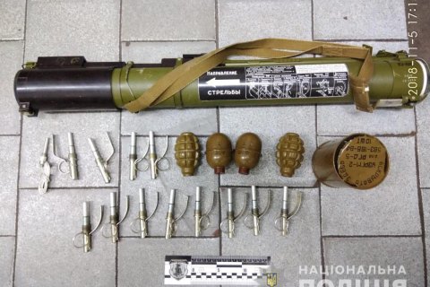 Поліція Харкова затримала у метро чоловіка з 6 гранатами