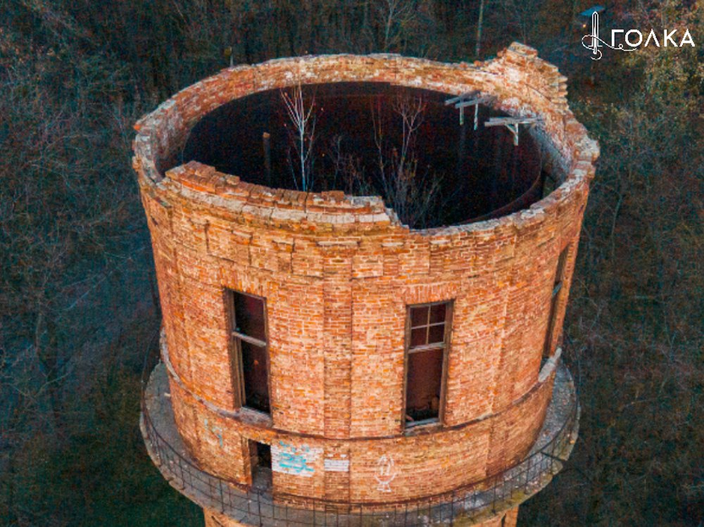  Зруйнований дах Голосіївської вежі