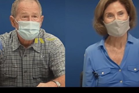 ​Чотири експрезиденти США знялися в соціальній рекламі вакцини проти ковіду