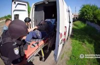 «Білі янголи» евакуювали маломобільне подружжя із Сумщини