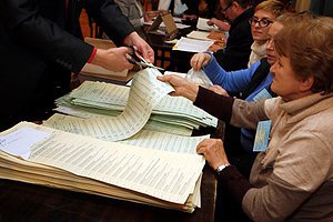  В Украине проходит голосование на повторных выборах 
