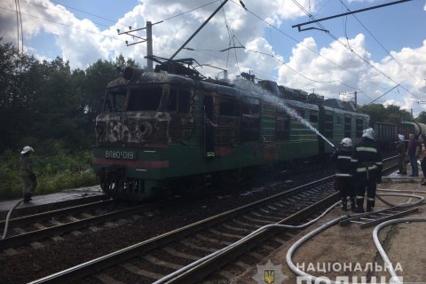 У Харківській області призупинили рух поїздів через загоряння електровоза