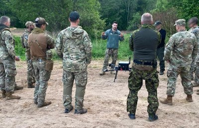 Оператори дронів-бомберів 412-ї бригади Nemesis двічі їздили на навчання НАТО в Естонії. Що їх вразило у 2025 і 2026 роках 
