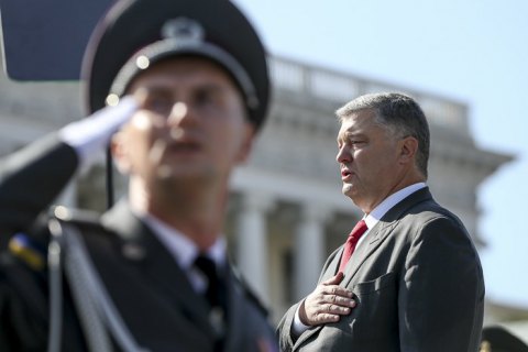 Порошенко: от "Слава Украине" врагов корчит как чертей от ладана