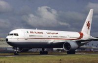 В Африці зник літак зі 110 пасажирами на борту