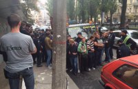 В Киеве произошли столкновения во время эвакуации автокофейни