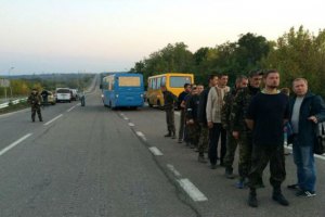 В плену на Донбассе остается около 450 украинцев, - Лубкивский