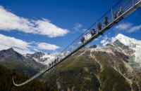 У Швейцарії відкрився найдовший підвісний пішохідний міст