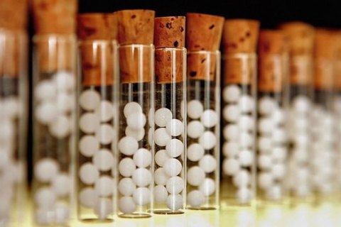 У США виробників гомеопатії зобов'язали попереджати про ненауковість їхніх препаратів