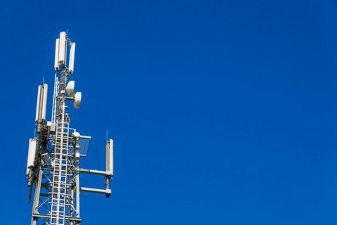 Зеленский подписал указ об улучшении мобильного интернета в селах