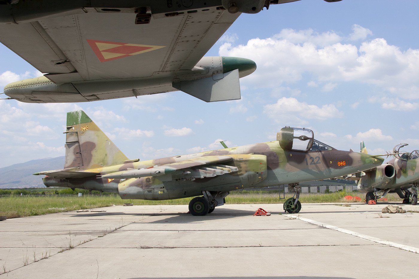 Македонський штурмовик Су-25 на авіабазі Петровець (поблизу Скоп'є).