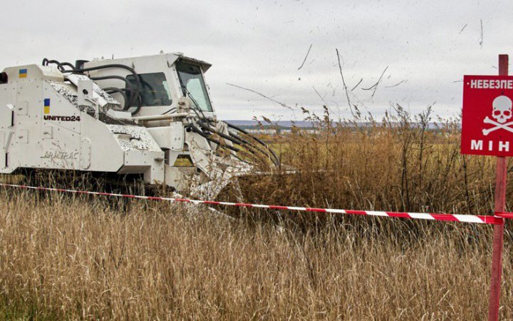 Японія та Камбоджа допоможуть із розмінуванням території України