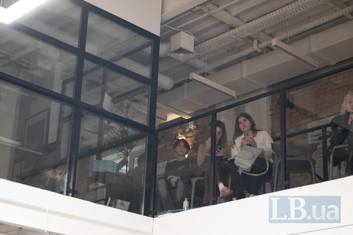 Гості Нової країни