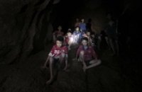 Из таиландской пещеры подняли пятого ребенка