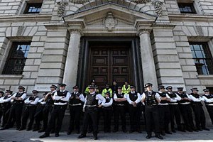 Охранять Лондон от студенческих волнений будут 4000 полицейских