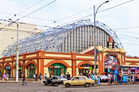 Суд арестовал помещения одесского рынка "Привоз"