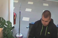 В Чехии мужчина отстоял очередь в банке, а затем ограбил его
