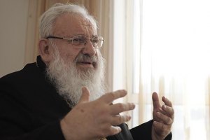 Опозиція і влада борються між собою заради грошей, - Гузар
