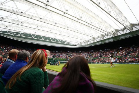 Организаторы Wimbledon приняли решение отойти от многолетней традиции: теперь на турнире нет "миссис" или "мисс"