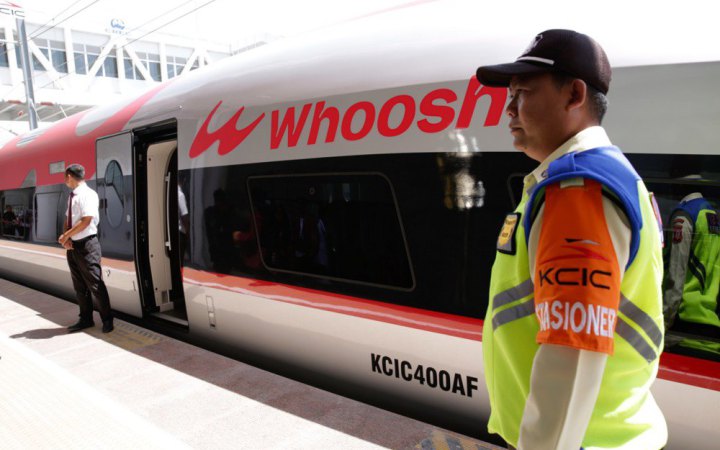 В Індонезії відкрили першу високошвидкісну залізницю за підтримки Китаю