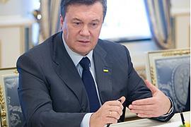 Янукович предлагает запретить госслужащим быть партийными