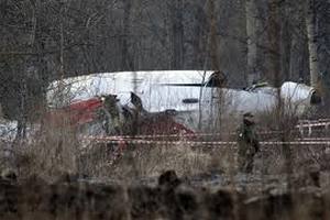 Коморовский призвал Россию передать фрагменты Ту-154