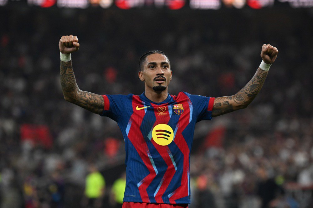 Рафінья заграє до вболівальників