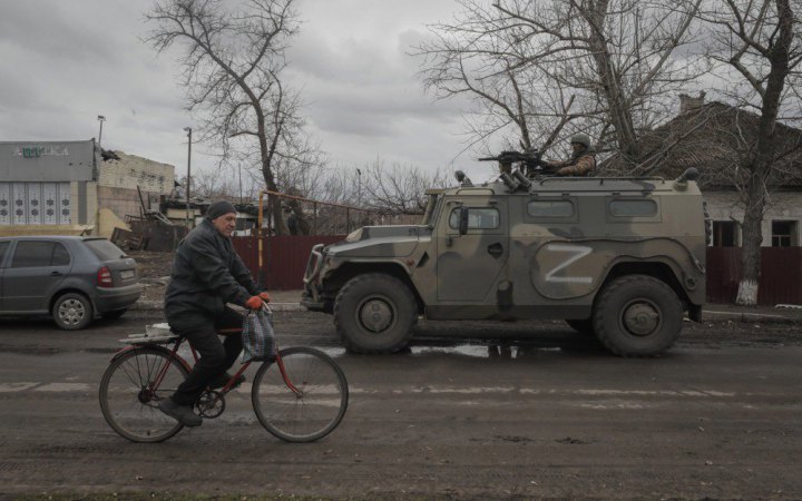 Спротив: росіяни на окупованих територіях не можуть назбирати колаборантів для роботи в фейкових "структурах"