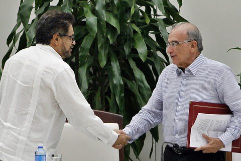 Колумбийские власти и повстанцы подписали новое мирное соглашение
