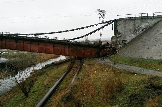 Мост в декабре после взрыва