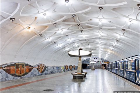 Харківський метрополітен на годину зупиняв рух поїздів