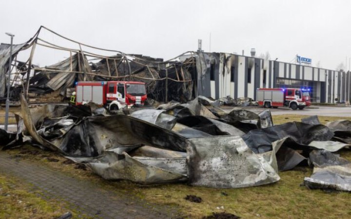 У Латвії ліквідували пожежу на заводі з виробництва безпілотників