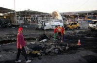 При взрыве на заправке в Ираке погибло около 100 человек