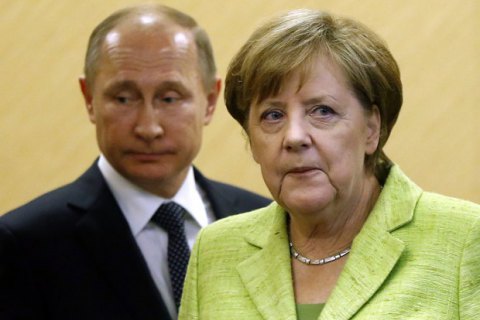Урегулирование конфликта на Донбассе стало одной из тем разговора Меркель и Путина