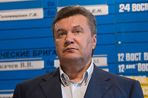 Янукович посетил Луганскую больницу, где лежат шахтеры