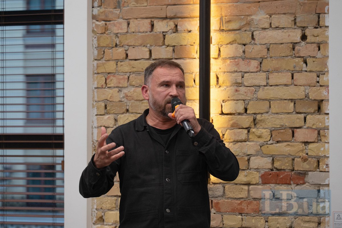 директор-художній керівник Івано-Франківського академічного обласного музично-драматичного театру ім. Івана Франка Ростислав Держипільський