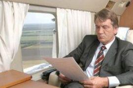 Ющенко не смог вылететь из Абу-Даби