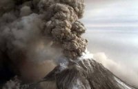 В Индонезии людей засыпало раскаленным пеплом вулкана