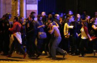 Зрители концерта в Париже рассказали о женщине-террористе