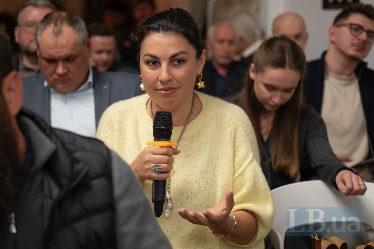 Фабрика Ліон, Альона Каплаух, 